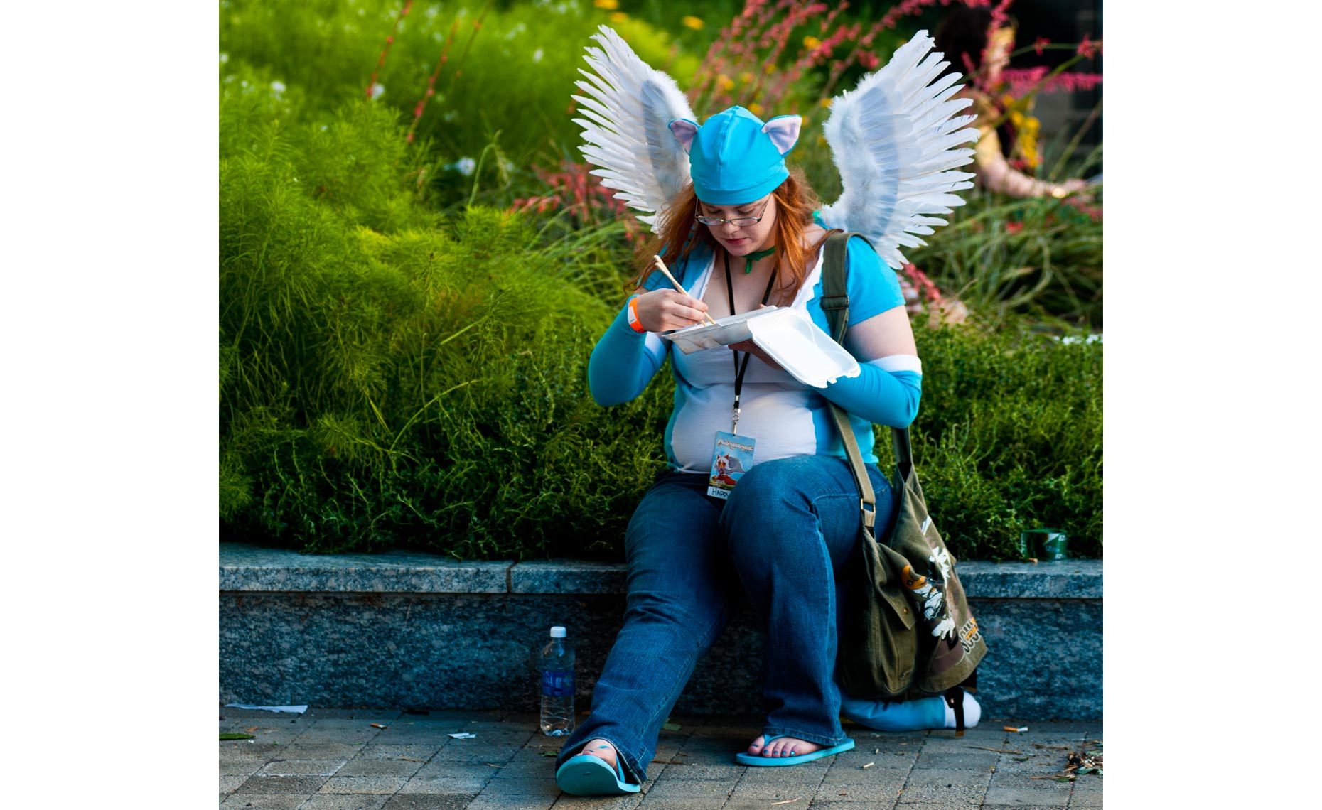 Animazement photography Bryan Regan angel eating lunch